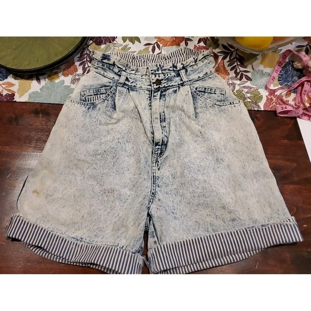Rio Acid WashedDenim Mom‎ Pleated Jean Shorts Woman's Jr High Rise Pockets